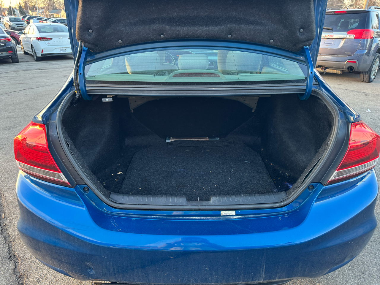 Honda Civic LX Sedan 5-Speed AT 2013