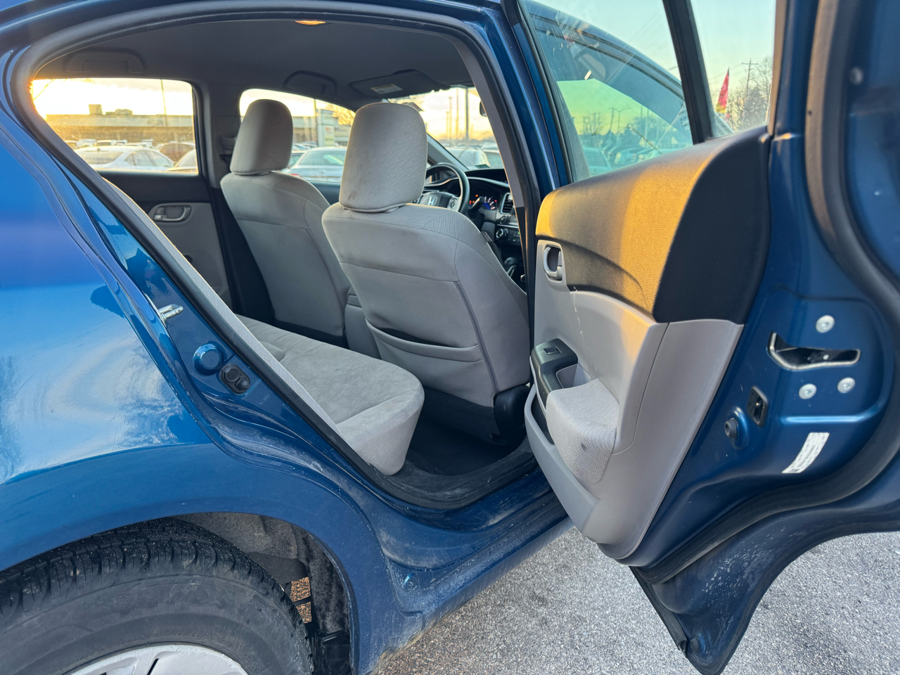 Honda Civic LX Sedan 5-Speed AT 2013