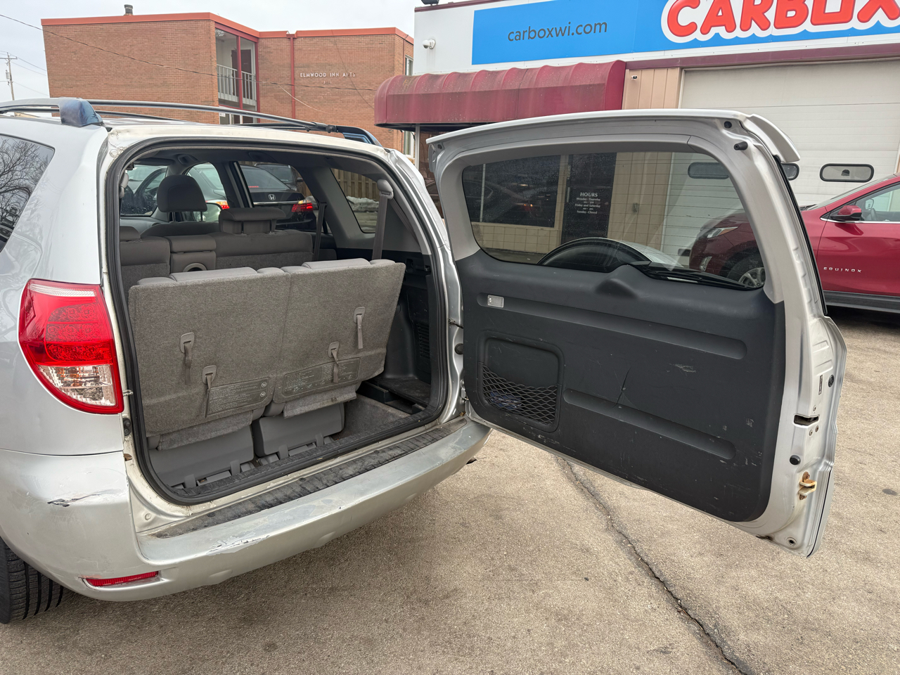 Toyota RAV4 Limited I4 4WD with 3rd Row 2007