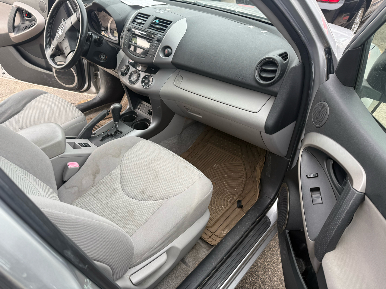 Toyota RAV4 Limited I4 4WD with 3rd Row 2007