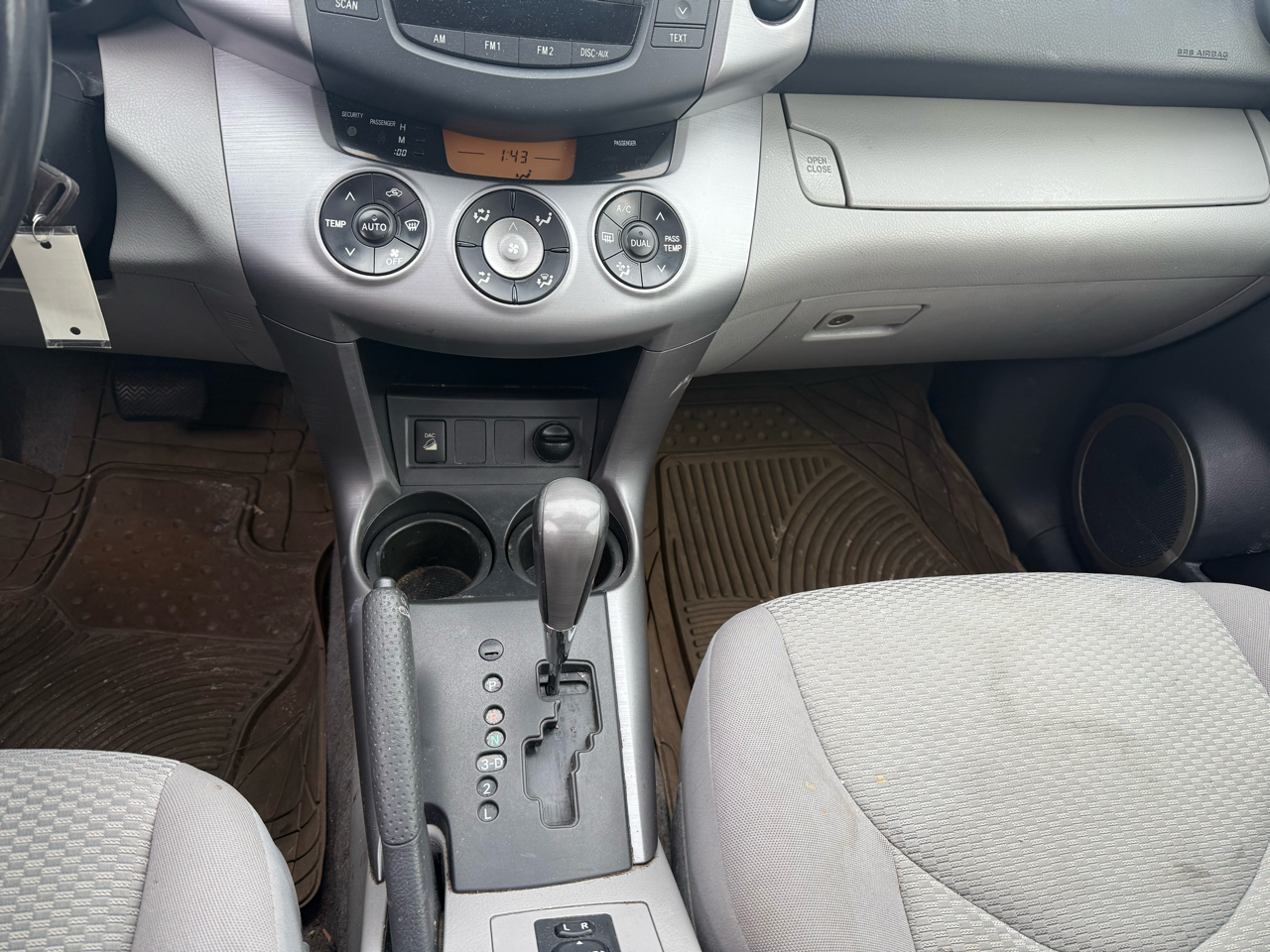 Toyota RAV4 Limited I4 4WD with 3rd Row 2007