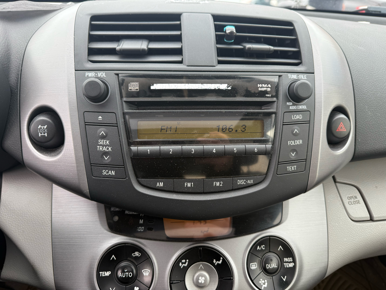 Toyota RAV4 Limited I4 4WD with 3rd Row 2007