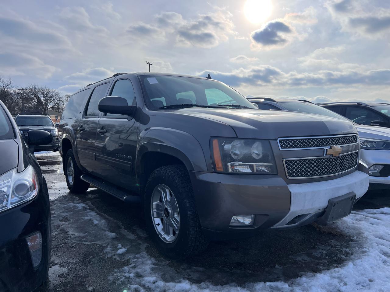 Chevrolet Suburban LT 1500 4WD 2012
