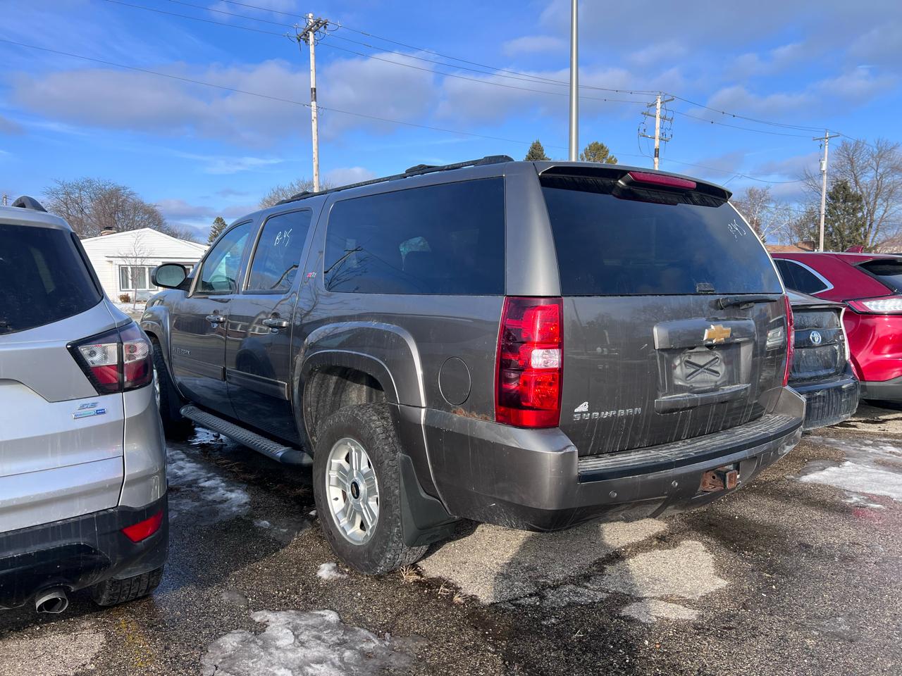 Chevrolet Suburban LT 1500 4WD 2012
