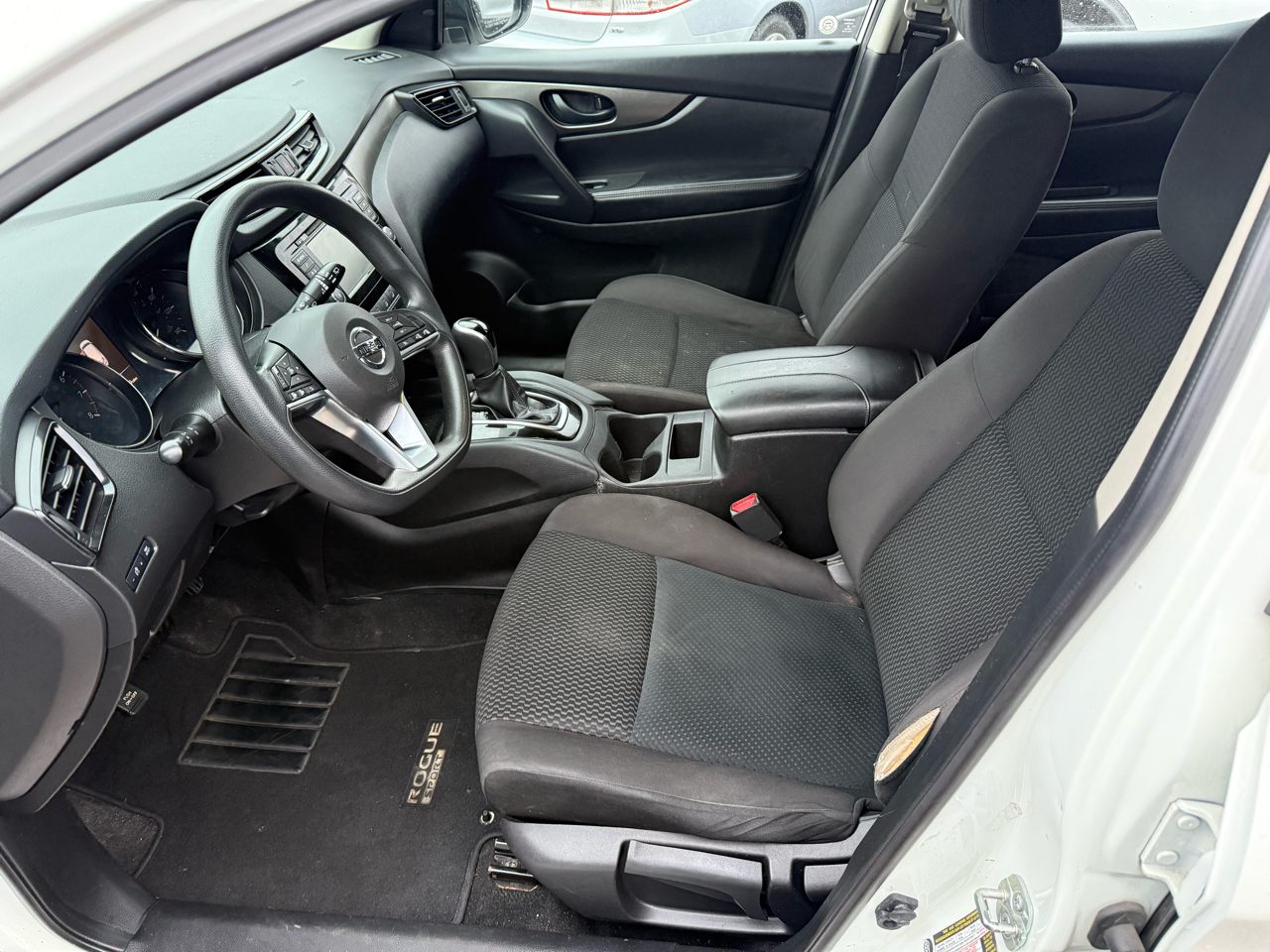 Nissan Rogue Sport S 2019