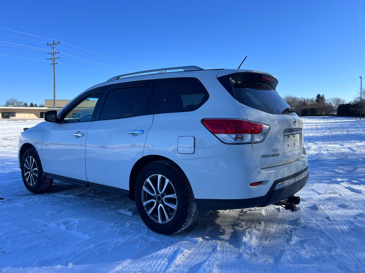 Nissan Pathfinder SV 4WD 2015