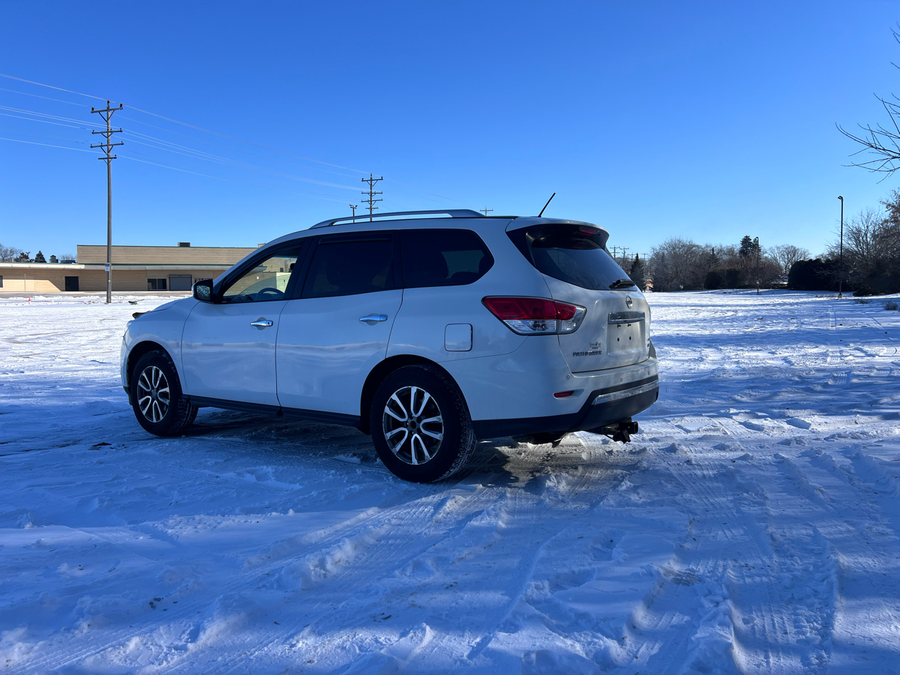 Nissan Pathfinder SV 4WD 2015