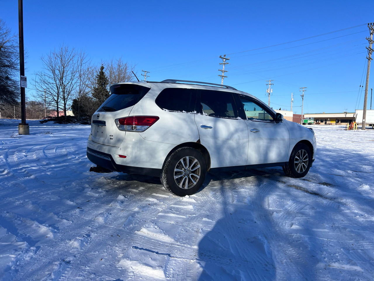 Nissan Pathfinder SV 4WD 2015