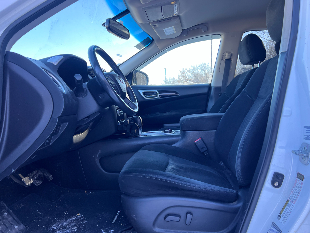 Nissan Pathfinder SV 4WD 2015