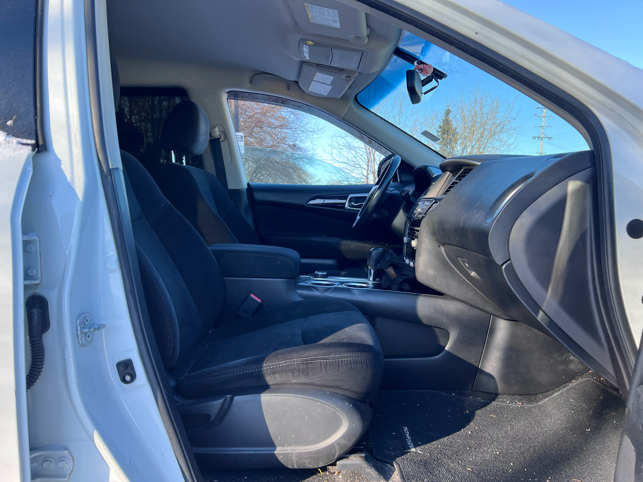 Nissan Pathfinder SV 4WD 2015