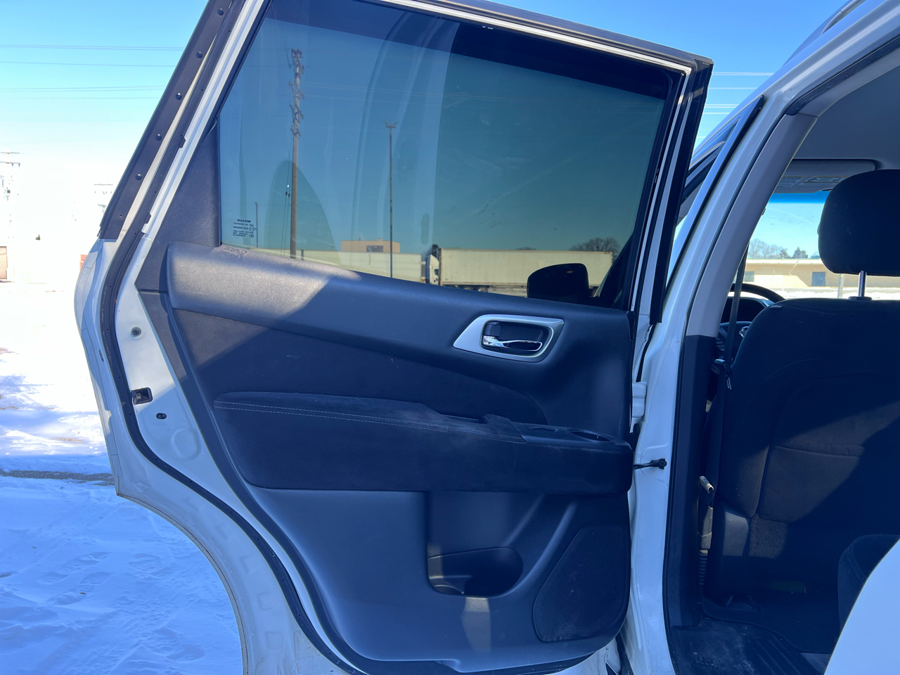 Nissan Pathfinder SV 4WD 2015