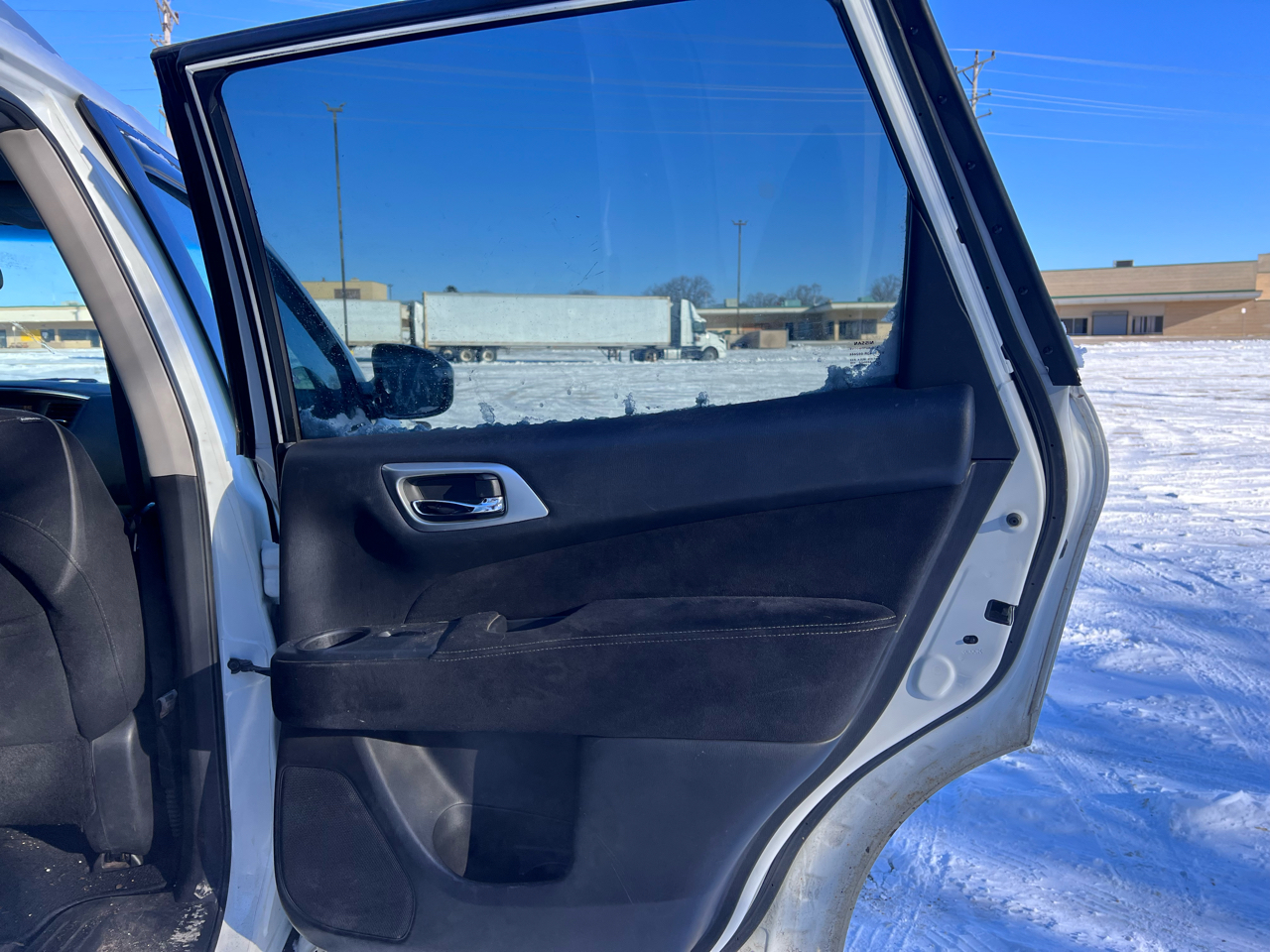 Nissan Pathfinder SV 4WD 2015