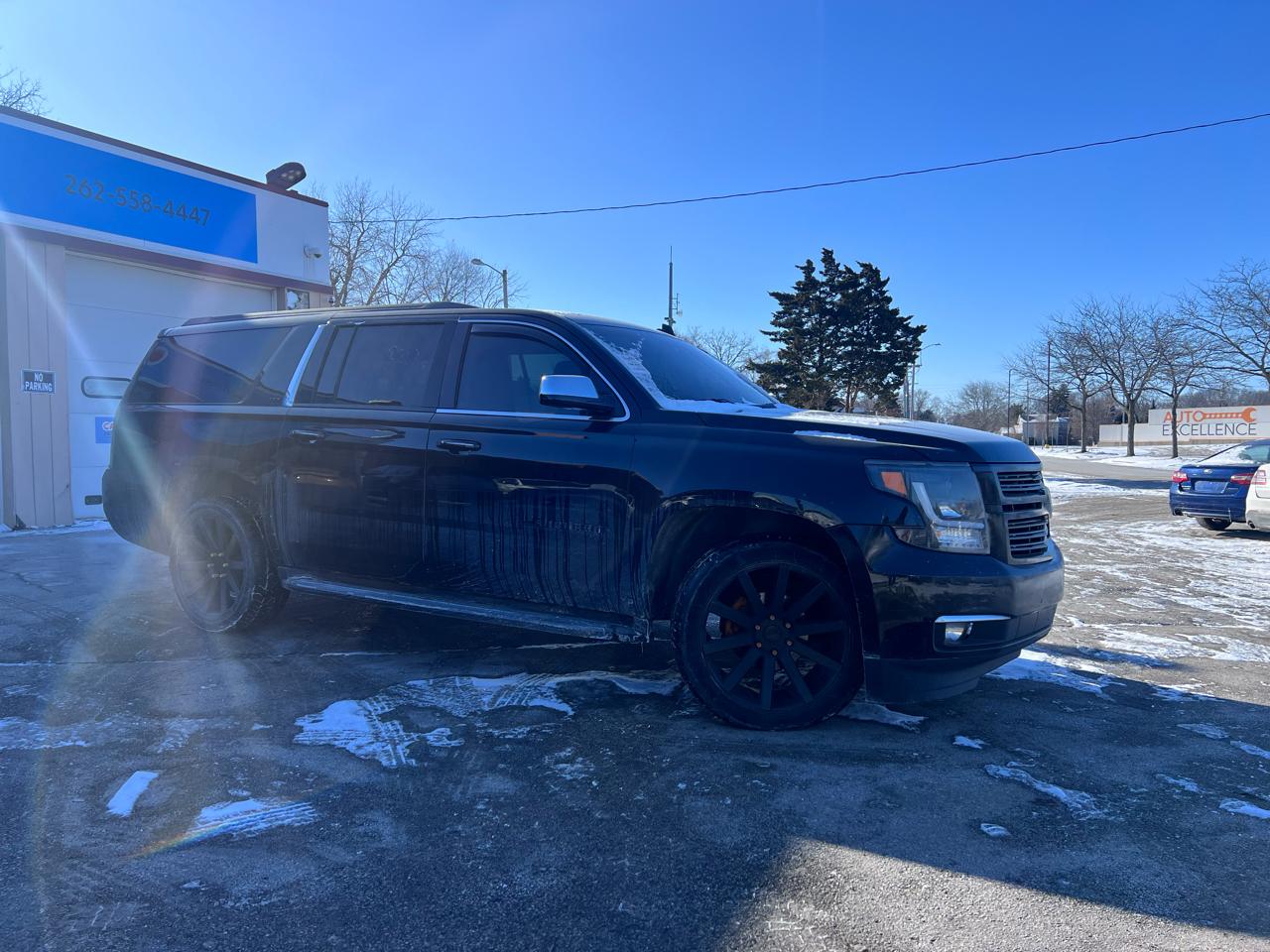 Chevrolet Suburban LT 1500 4WD 2015