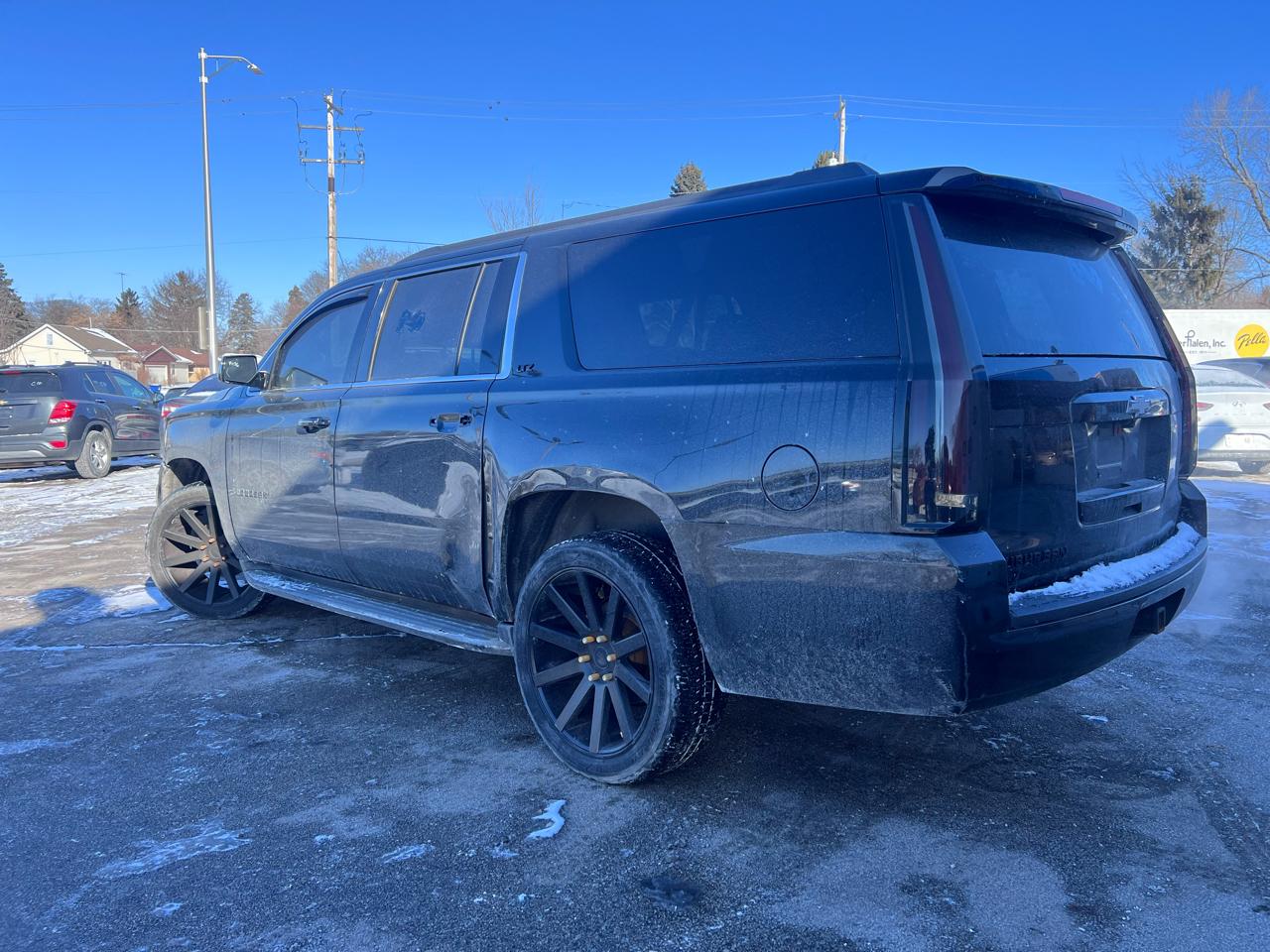 Chevrolet Suburban LT 1500 4WD 2015