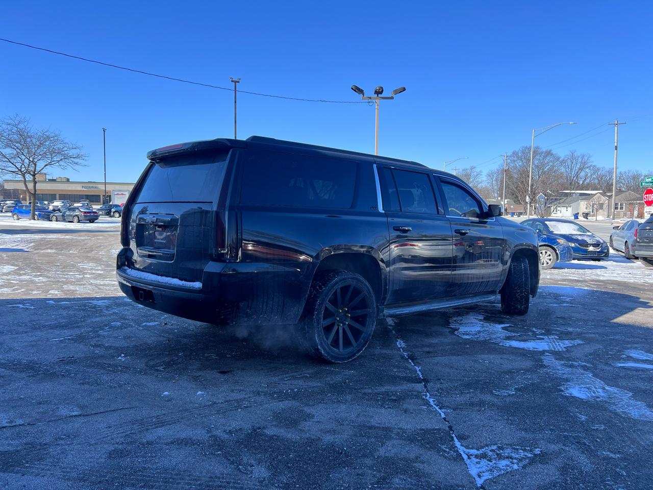 Chevrolet Suburban LT 1500 4WD 2015