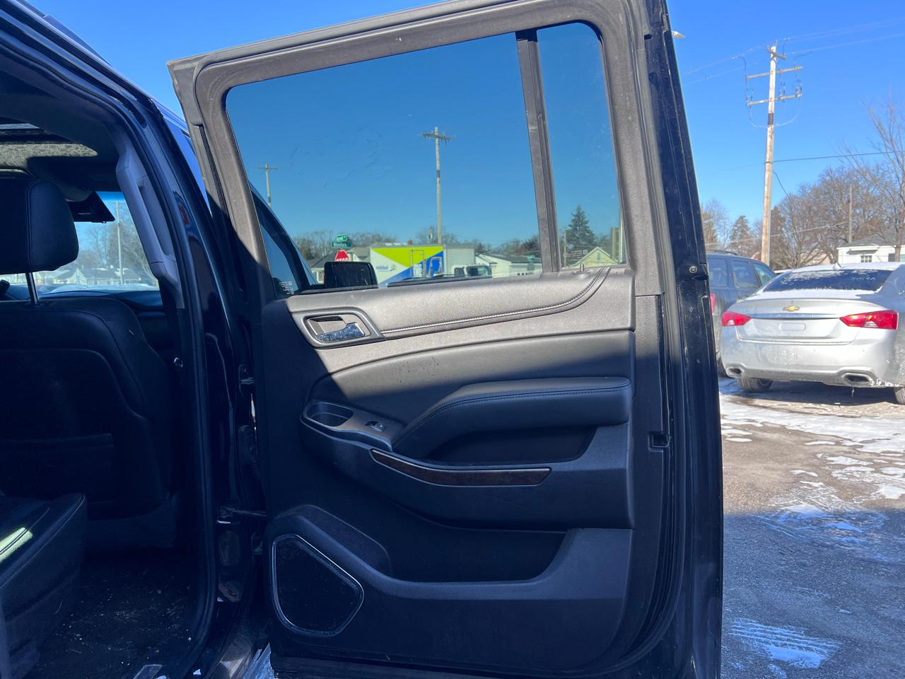 Chevrolet Suburban LT 1500 4WD 2015