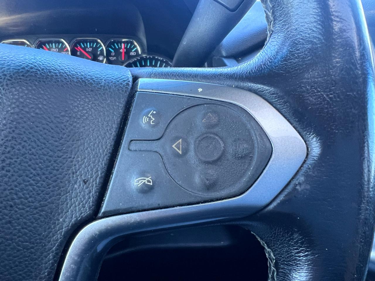 Chevrolet Suburban LT 1500 4WD 2015