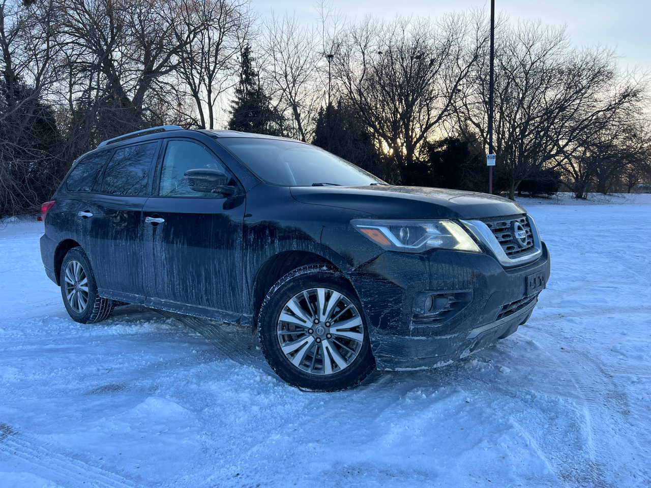 Nissan Pathfinder SV 4WD 2020