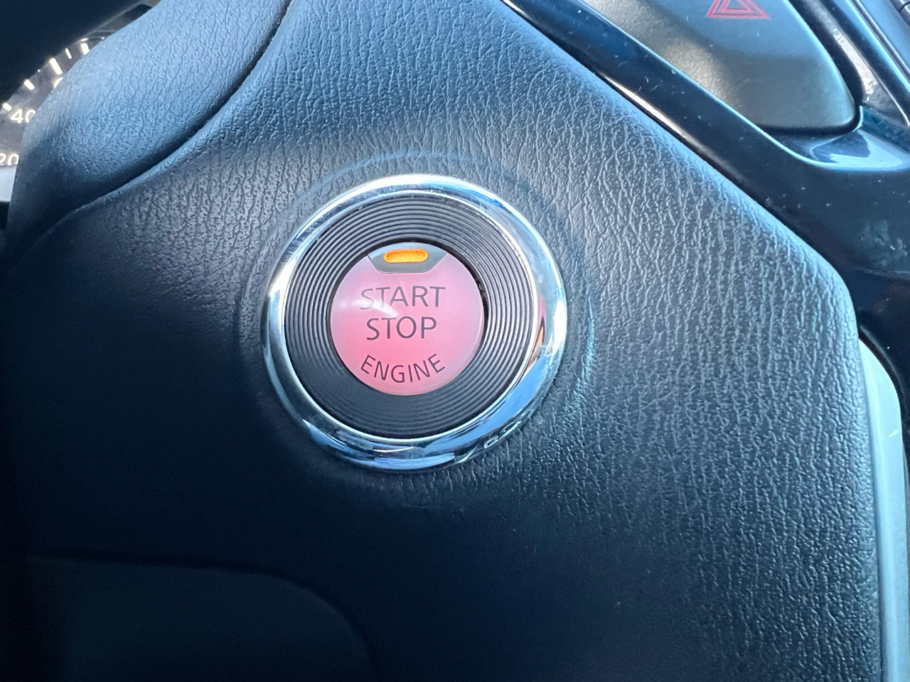 Nissan Pathfinder SV 4WD 2020