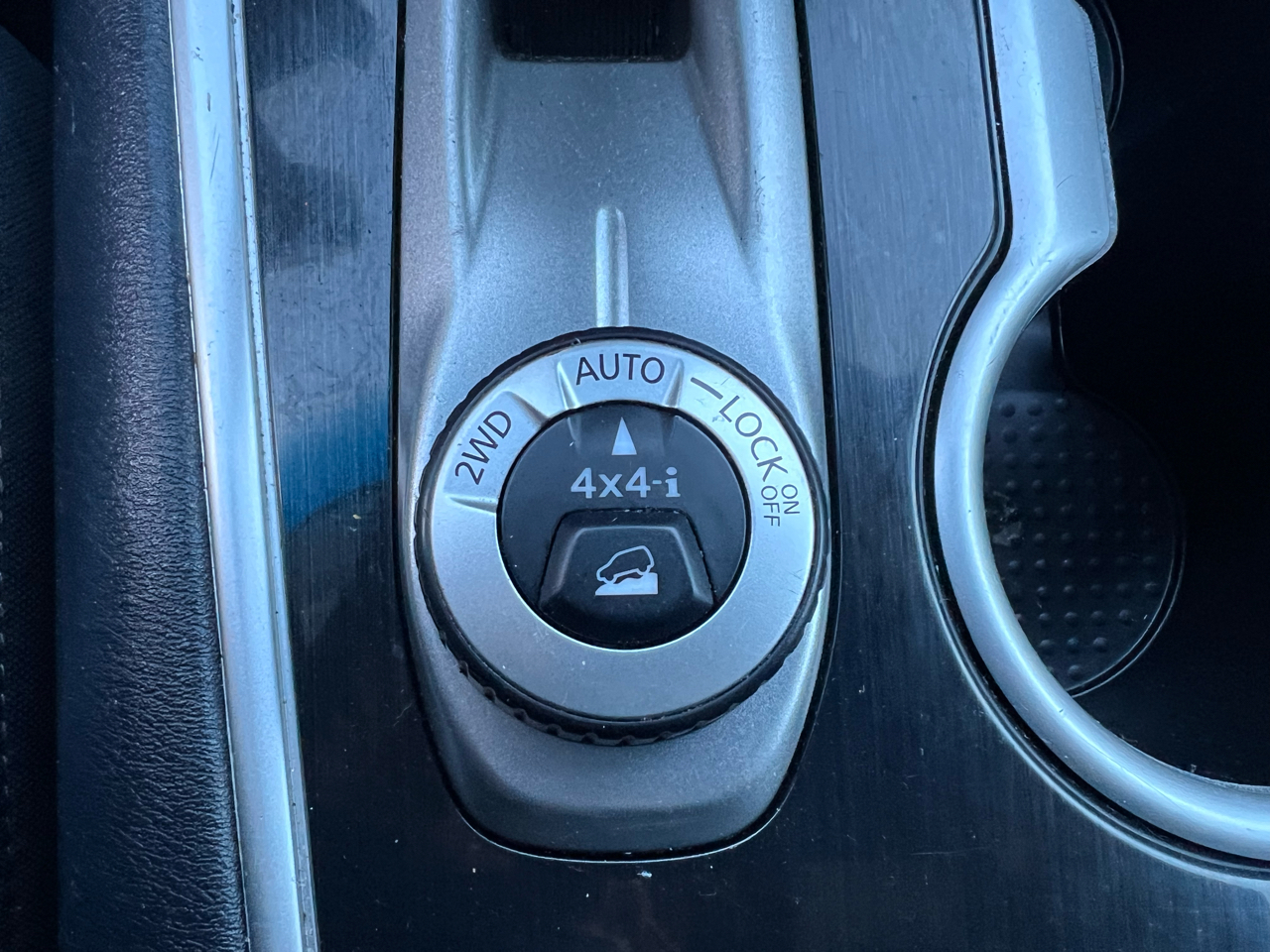 Nissan Pathfinder SV 4WD 2020