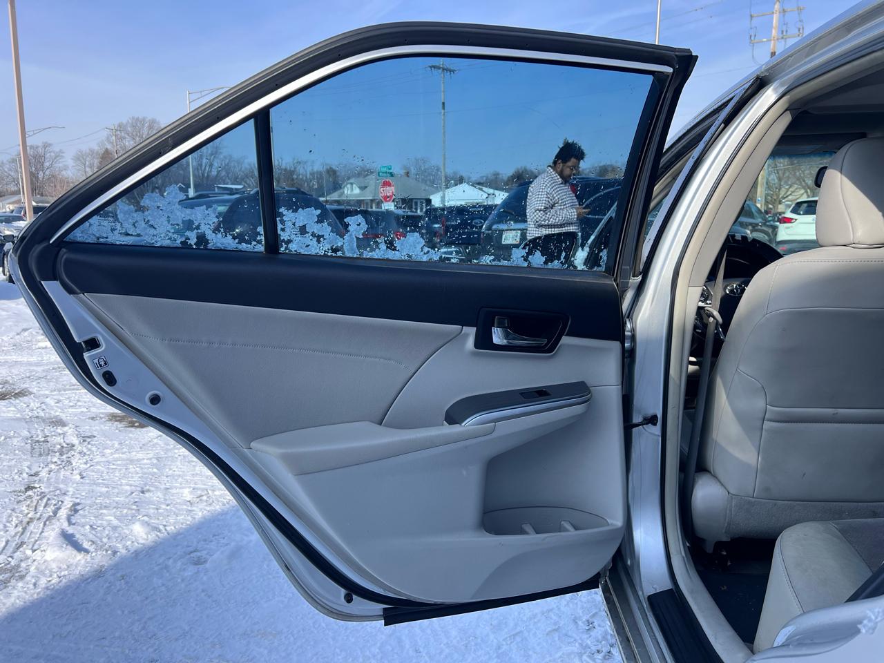 Toyota Camry Hybrid XLE 2014