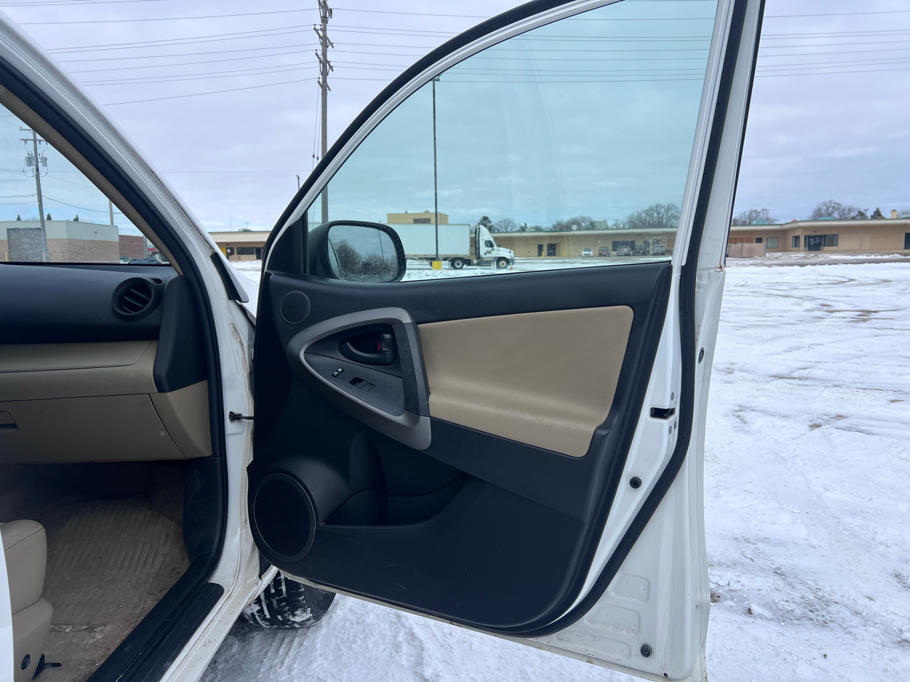 Toyota RAV4 Base I4 4WD 2009