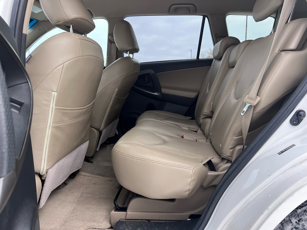 Toyota RAV4 Base I4 4WD 2009