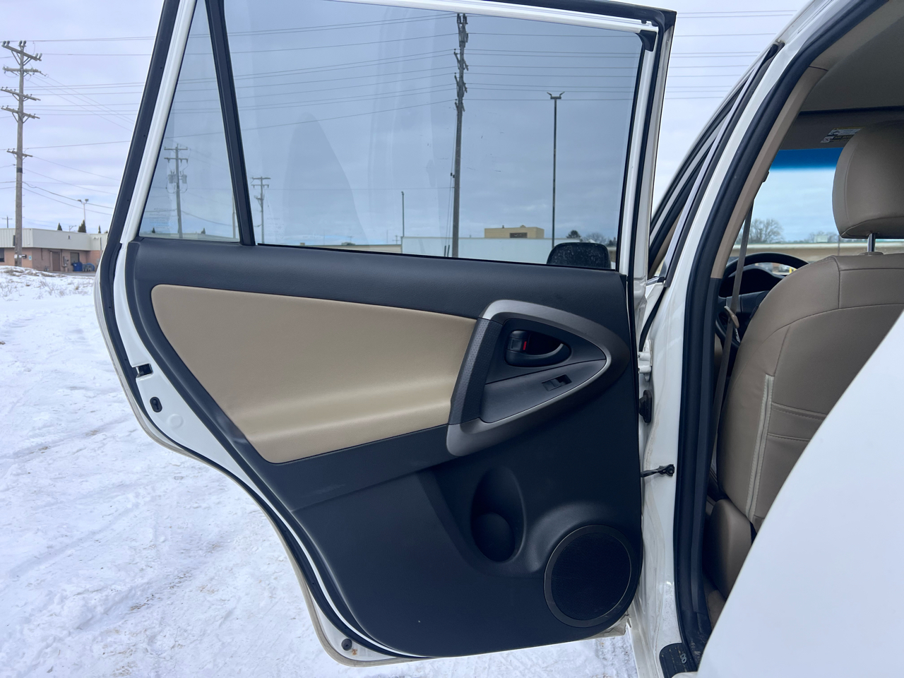 Toyota RAV4 Base I4 4WD 2009