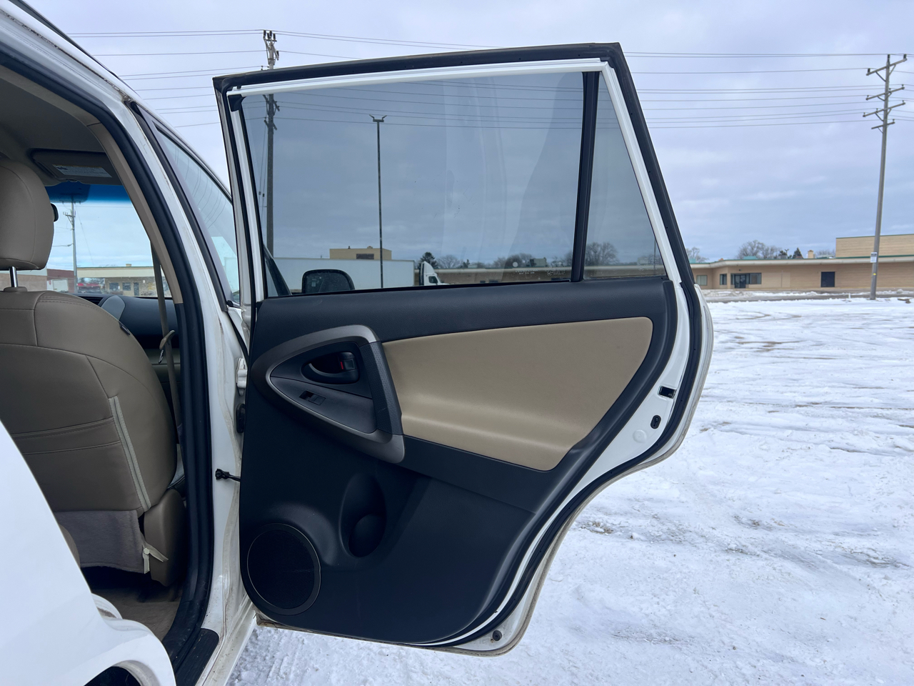 Toyota RAV4 Base I4 4WD 2009