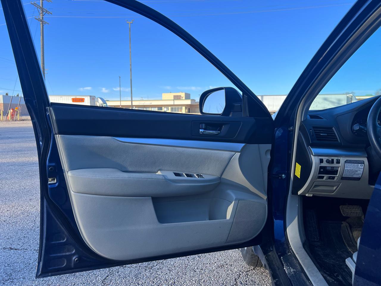 Subaru Outback 2.5i Premium 2011