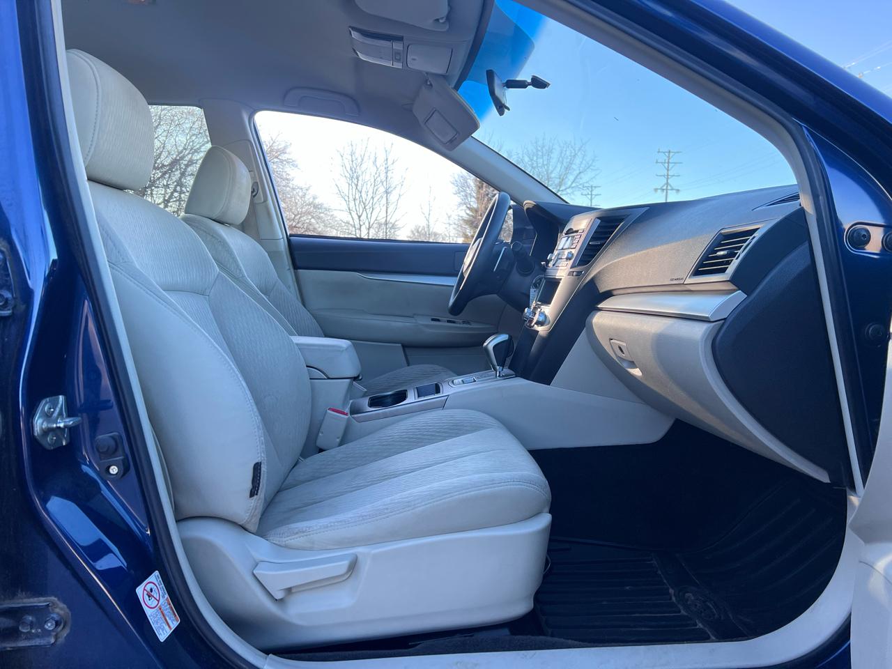 Subaru Outback 2.5i Premium 2011