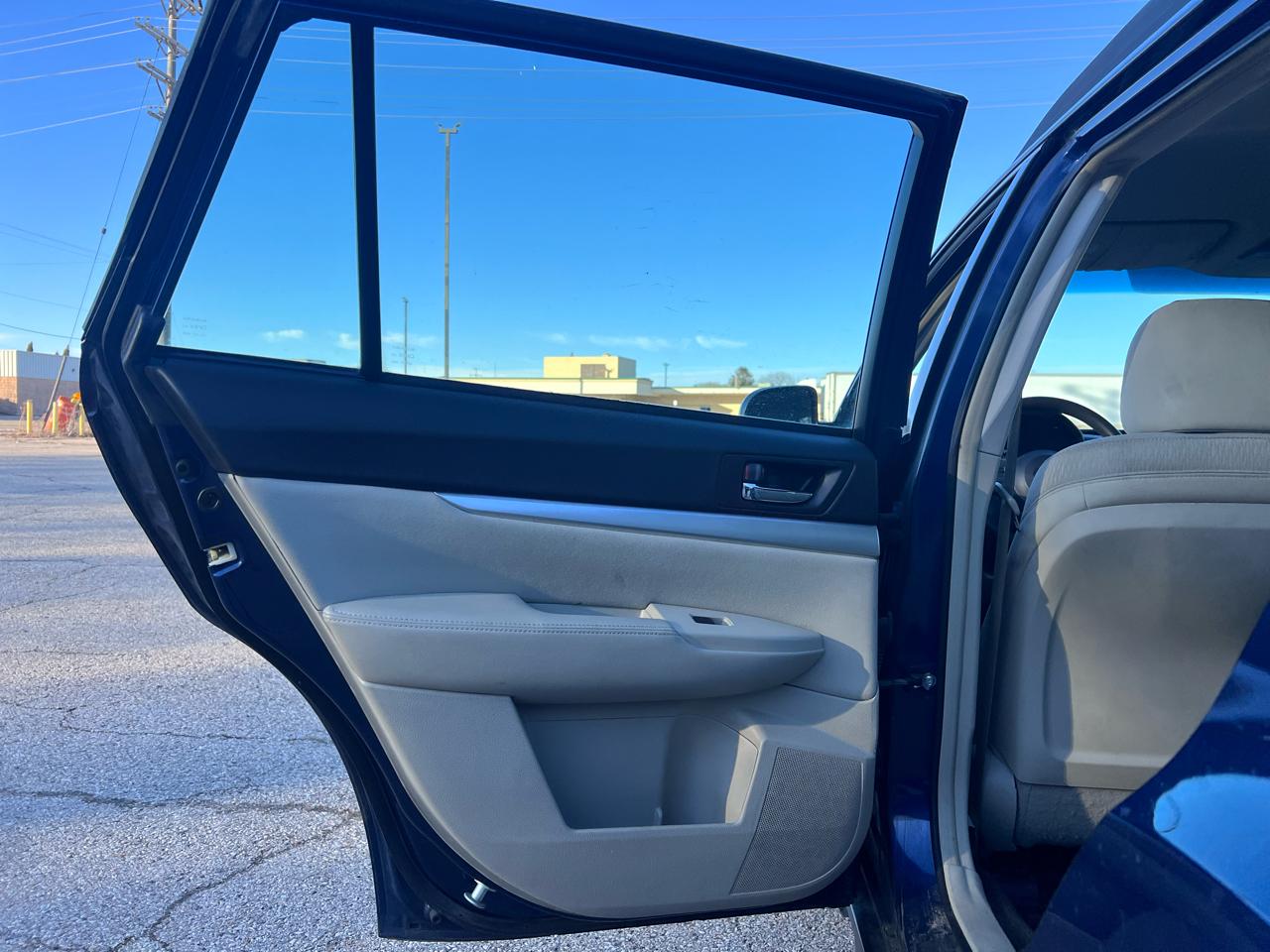 Subaru Outback 2.5i Premium 2011