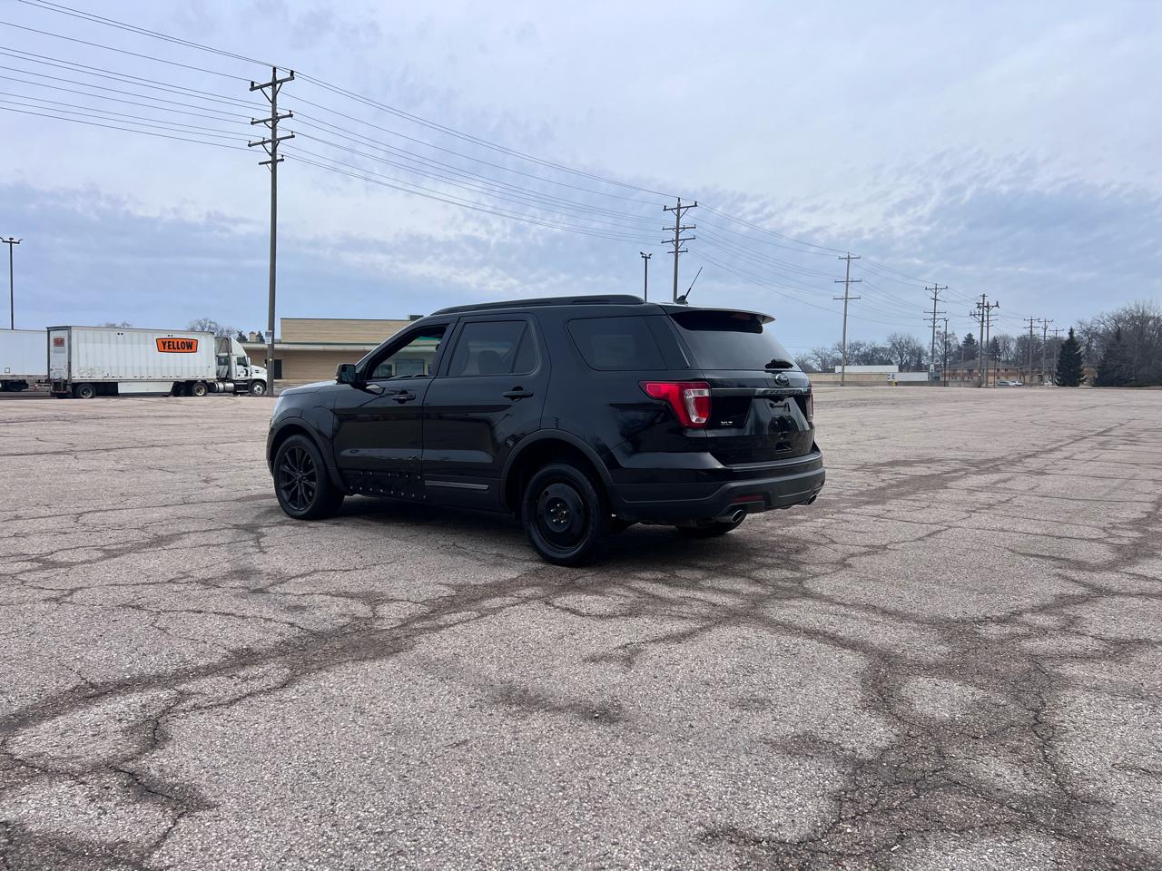 Ford Explorer XLT 4WD 2018
