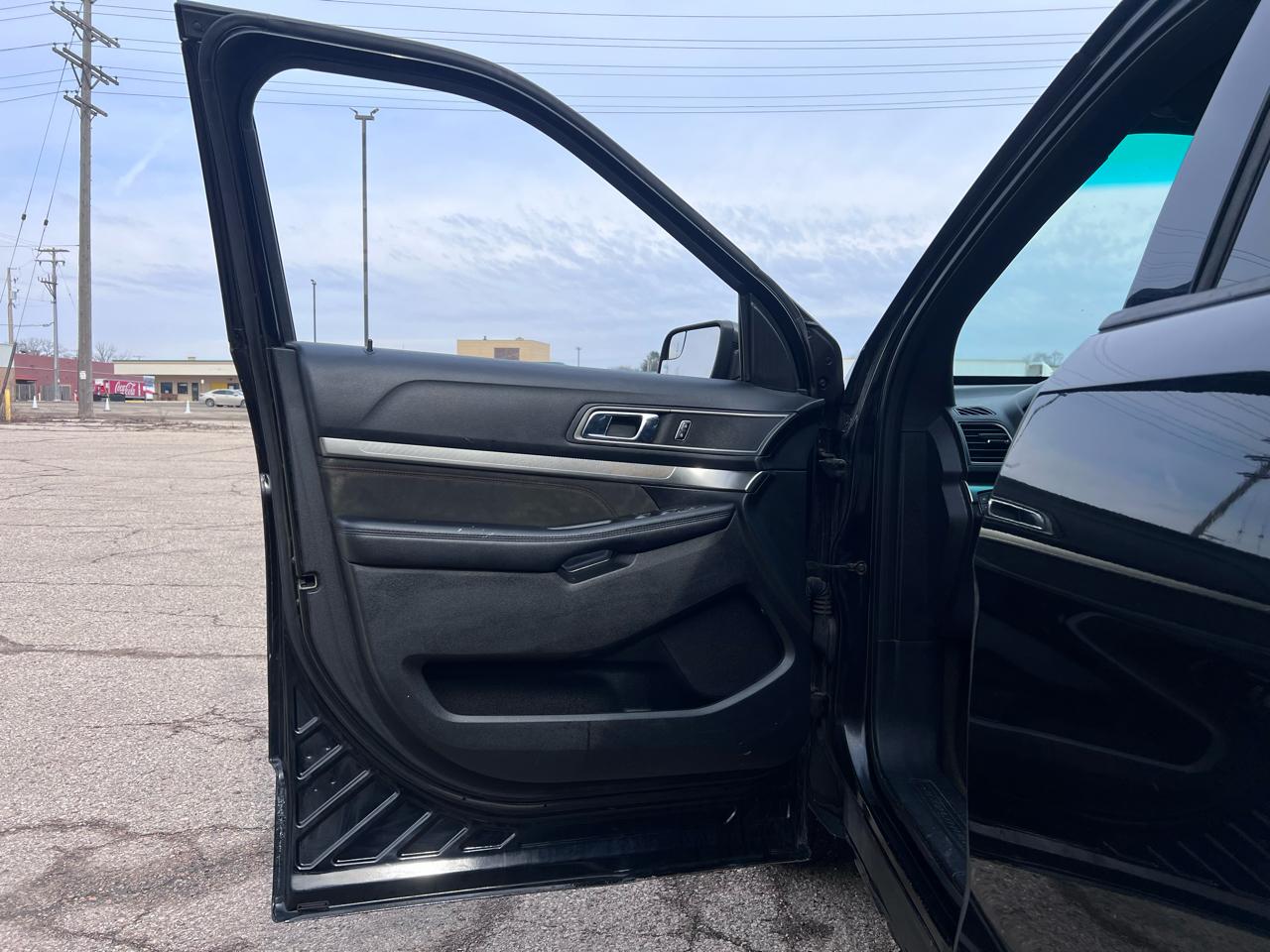 Ford Explorer XLT 4WD 2018