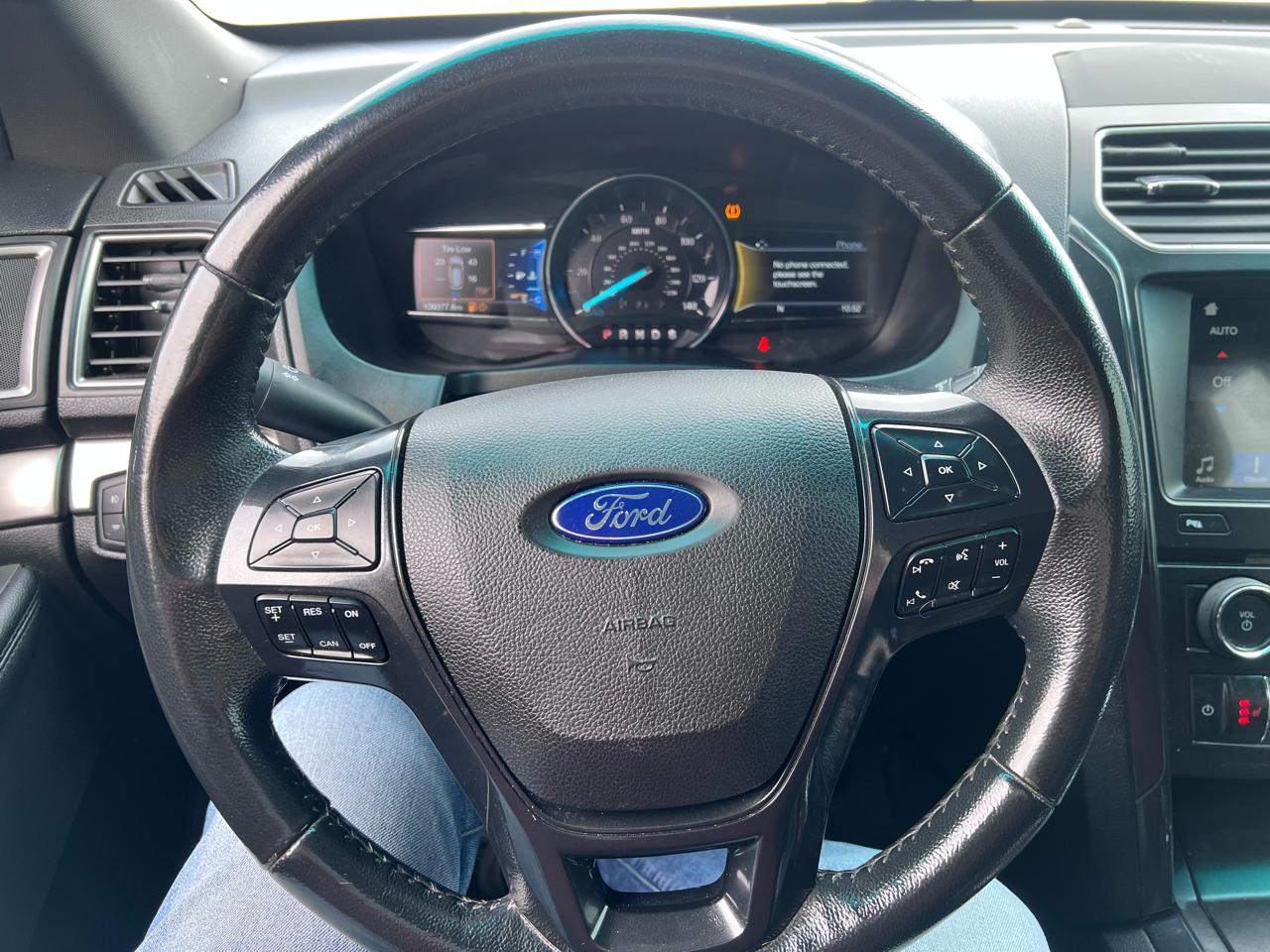 Ford Explorer XLT 4WD 2018