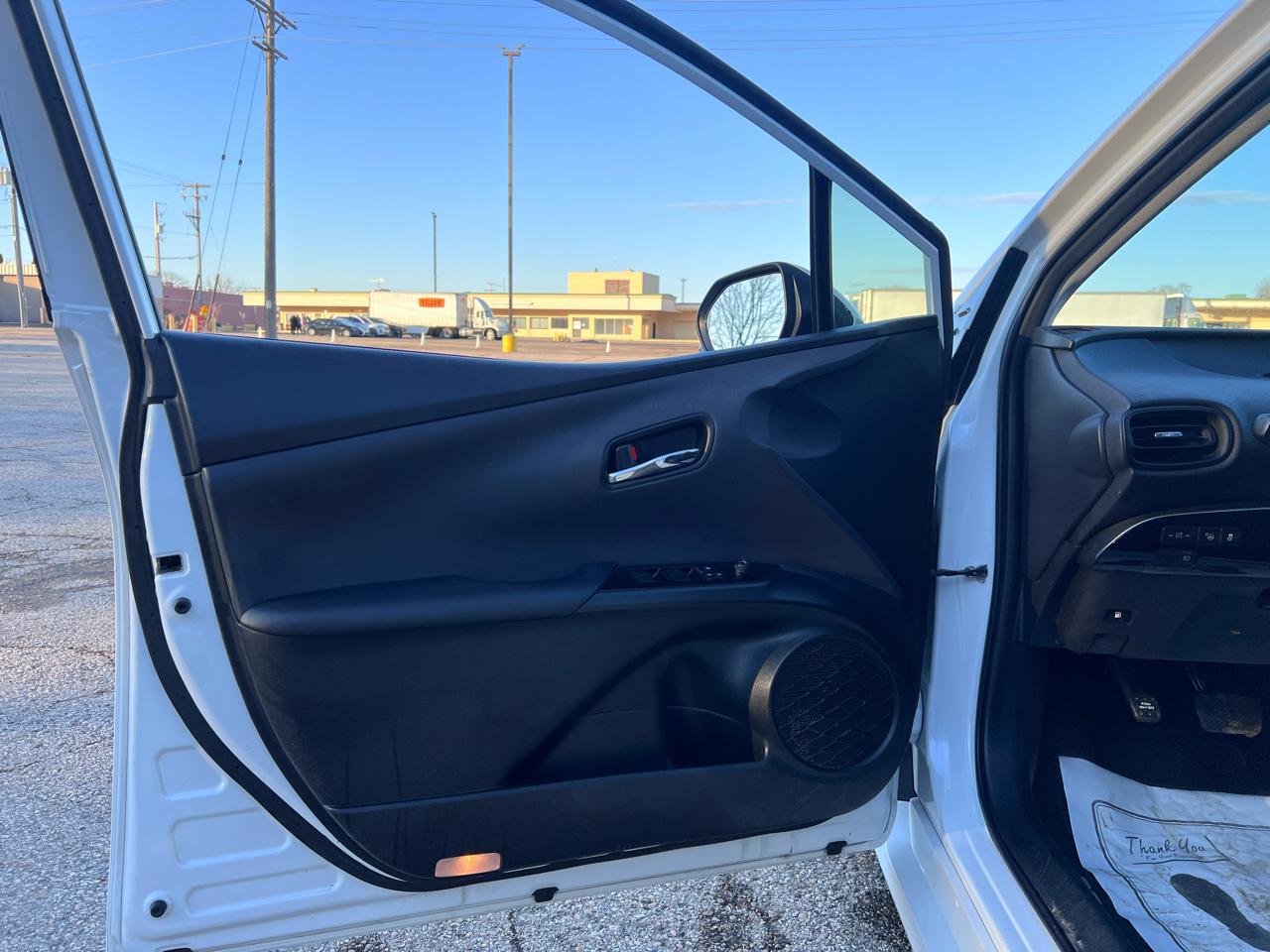 Toyota Prius LE AWD-e 2021