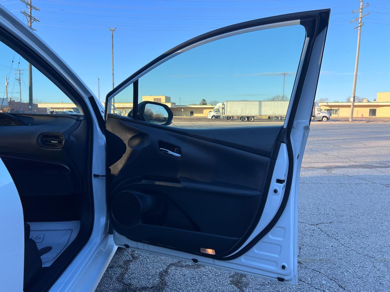 Toyota Prius LE AWD-e 2021