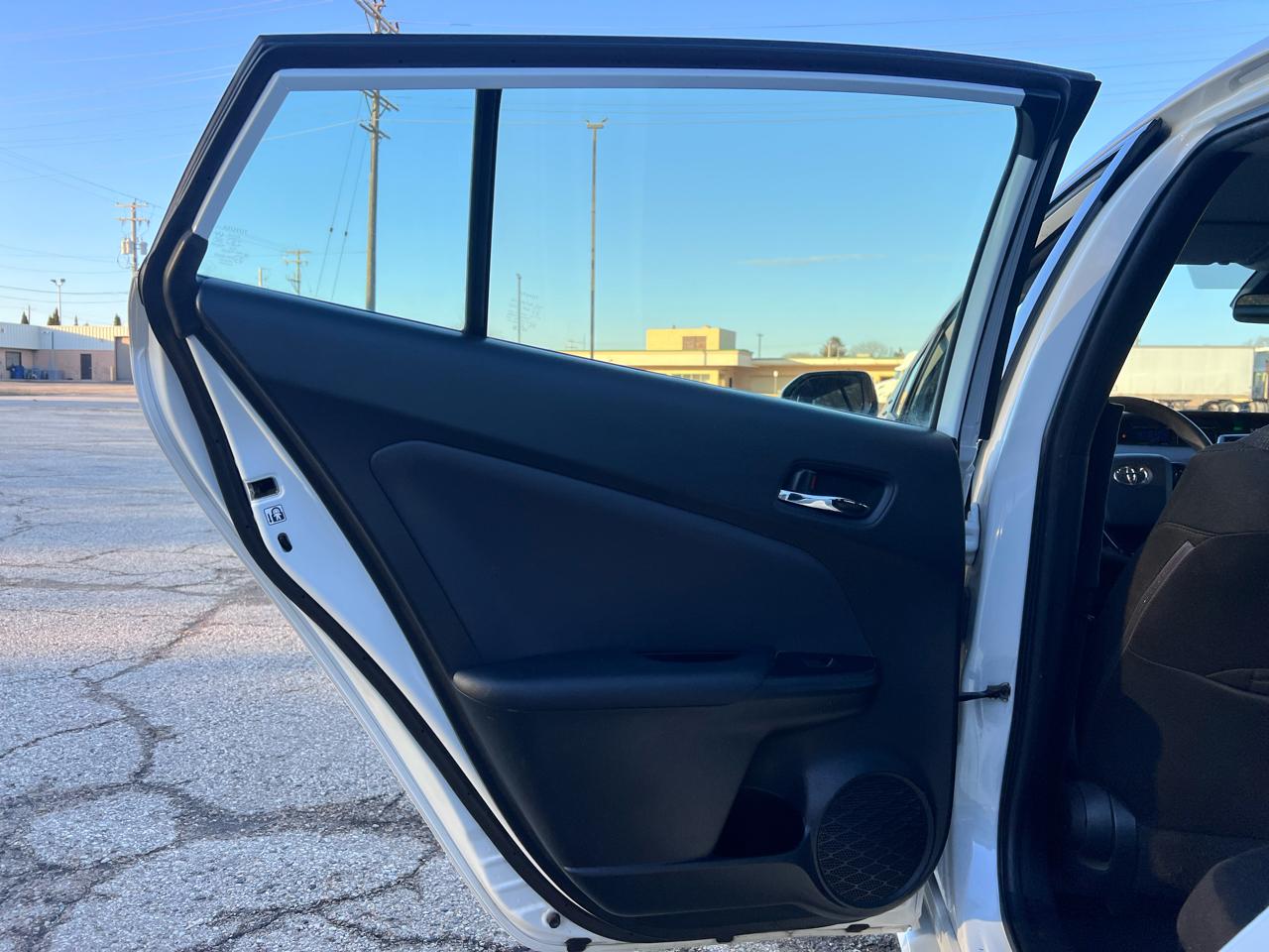 Toyota Prius LE AWD-e 2021