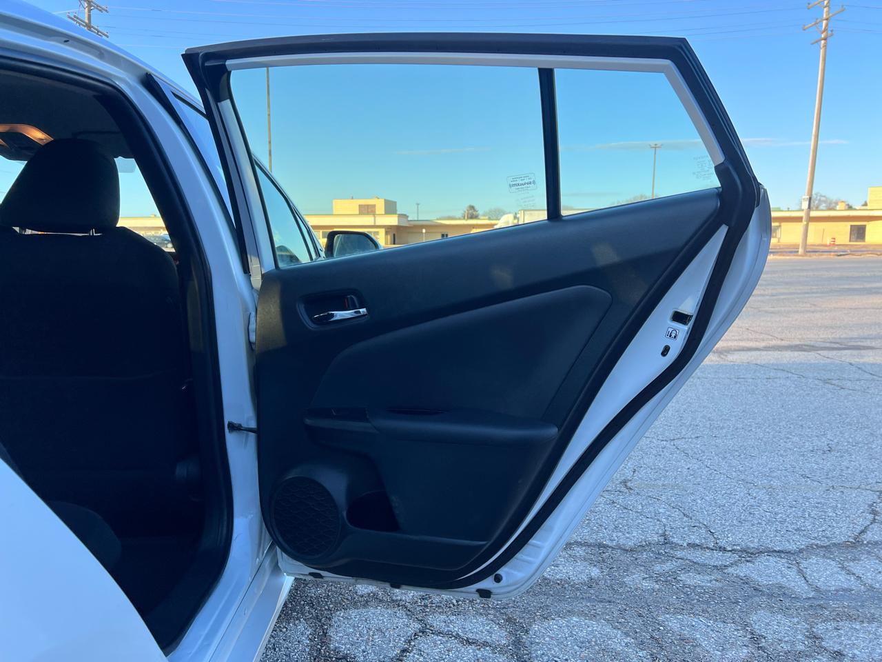 Toyota Prius LE AWD-e 2021