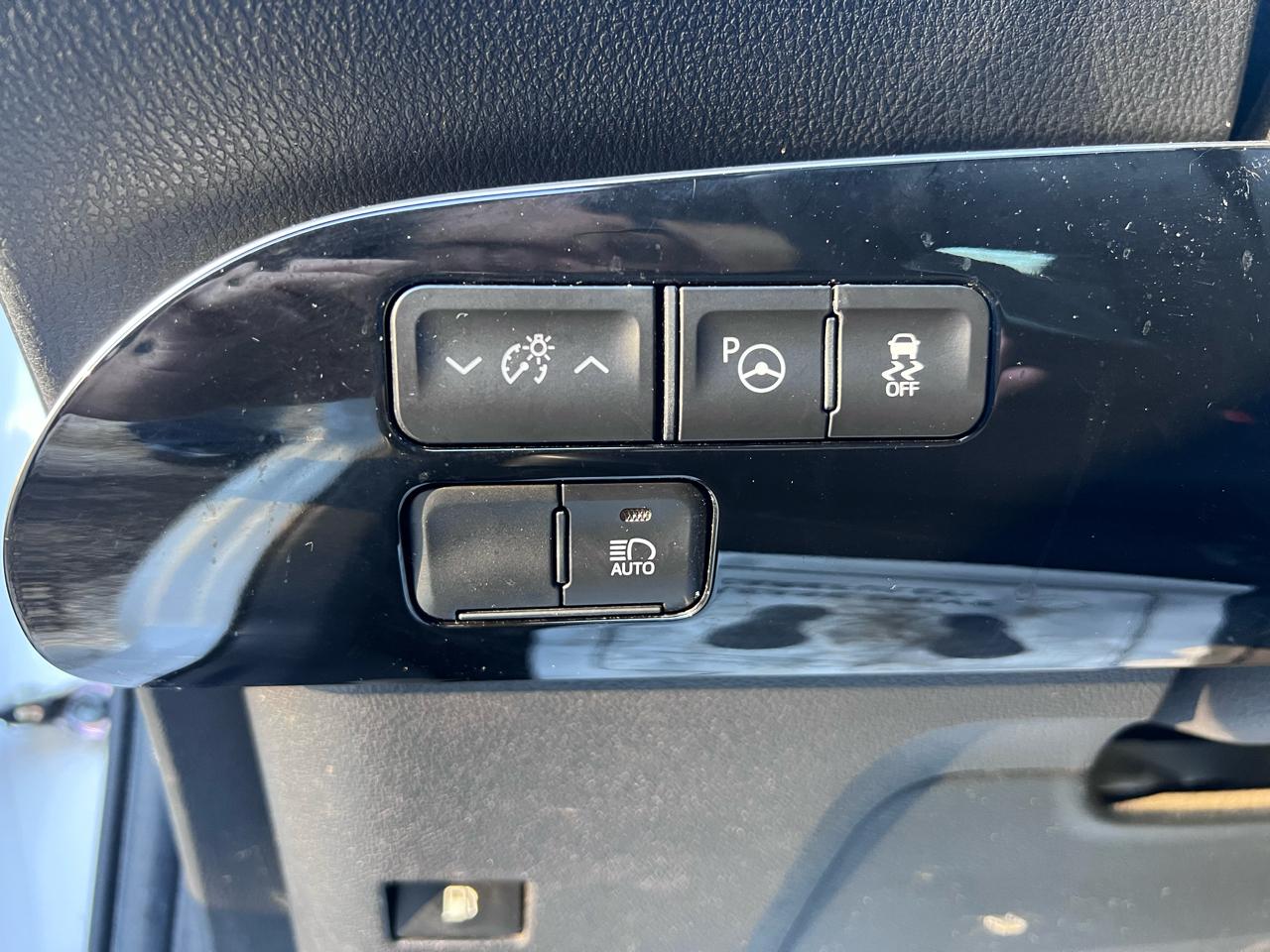 Toyota Prius LE AWD-e 2021