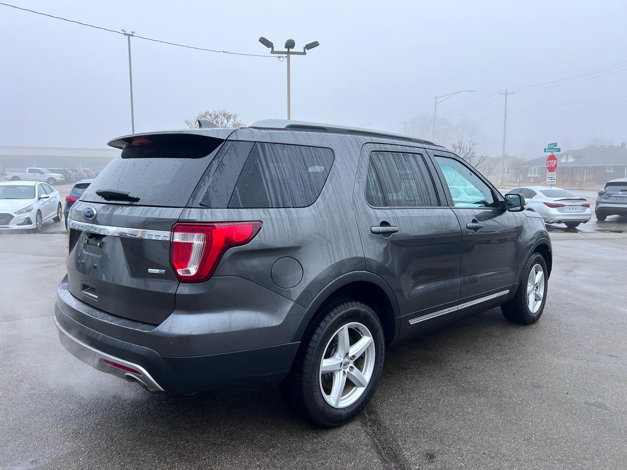 Ford Explorer XLT 4WD 2017