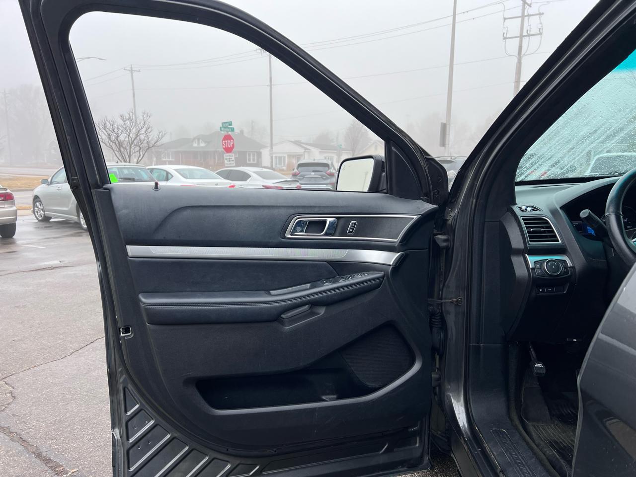 Ford Explorer XLT 4WD 2017