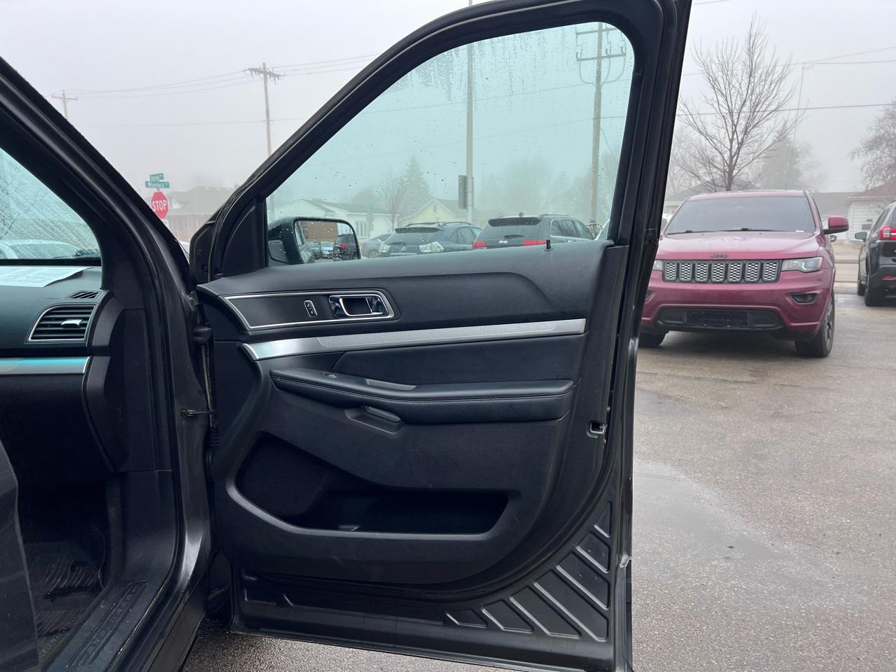 Ford Explorer XLT 4WD 2017