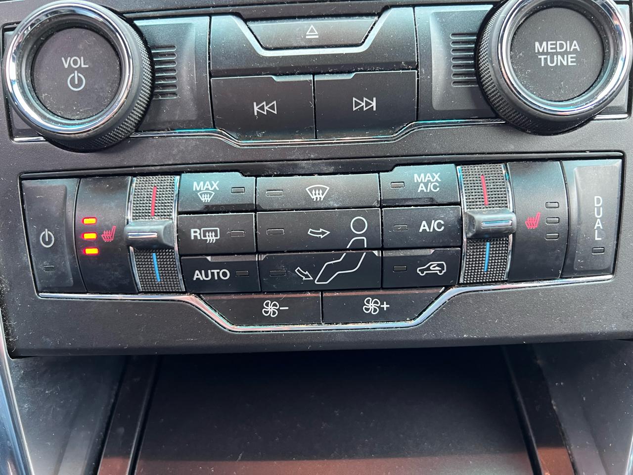 Ford Explorer XLT 4WD 2017