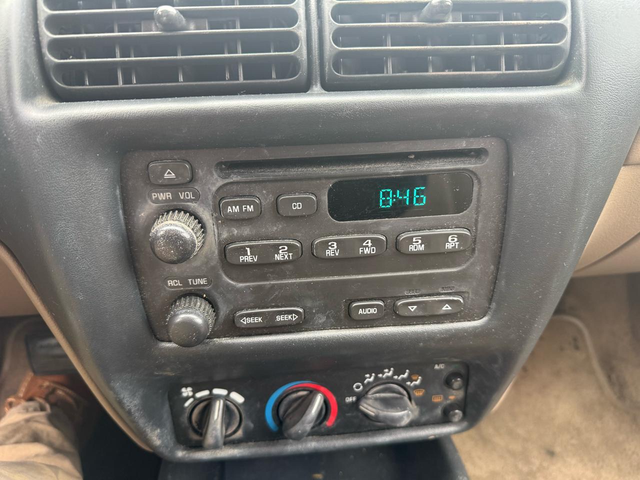 Chevrolet Cavalier LS Sedan 2002