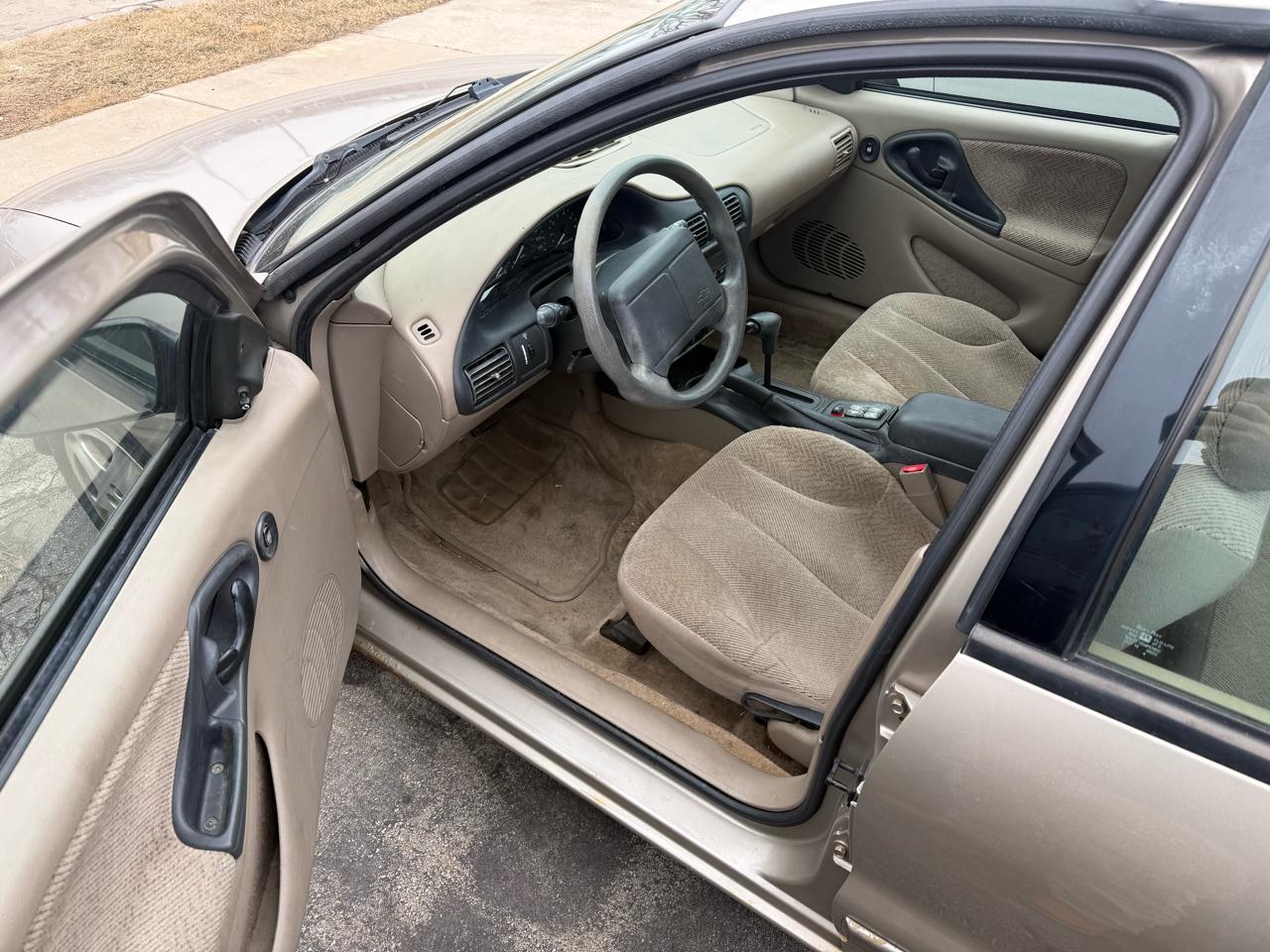 Chevrolet Cavalier LS Sedan 2002