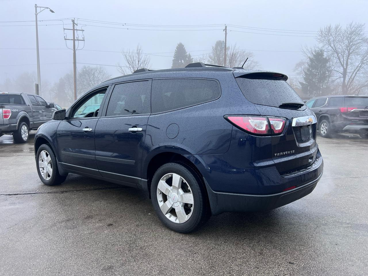 Chevrolet Traverse LS FWD w/PDC 2017