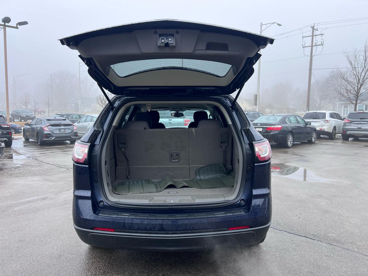 Chevrolet Traverse LS FWD w/PDC 2017