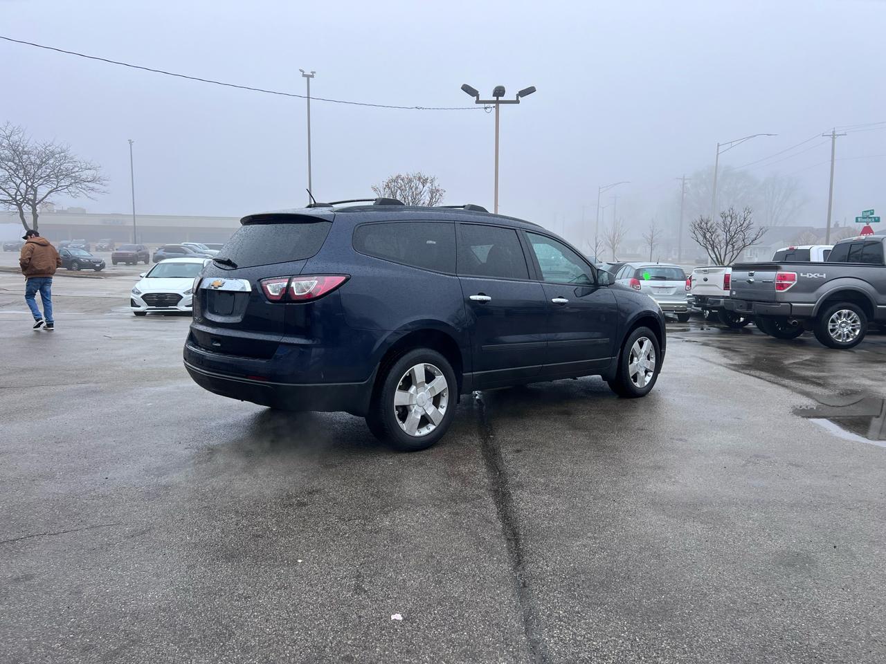 Chevrolet Traverse LS FWD w/PDC 2017