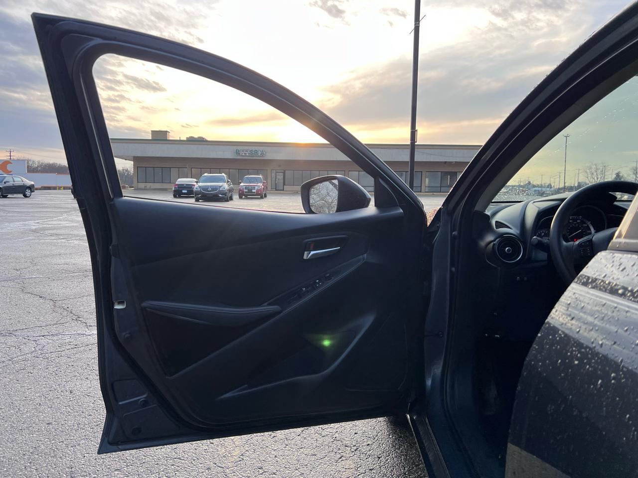 Toyota Yaris iA 6A 2018